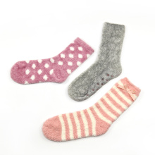 Herbst -Wintersocken von Frauen bei Frauen